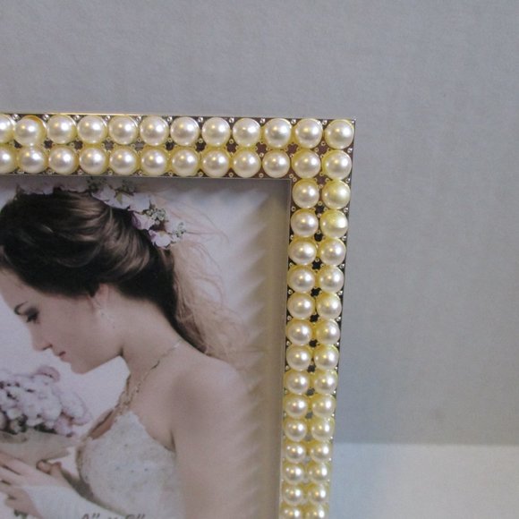*Faux Pearl Accent Photo Frame - 4" x 6" - Victorian Inspired - Picture 3 of 4